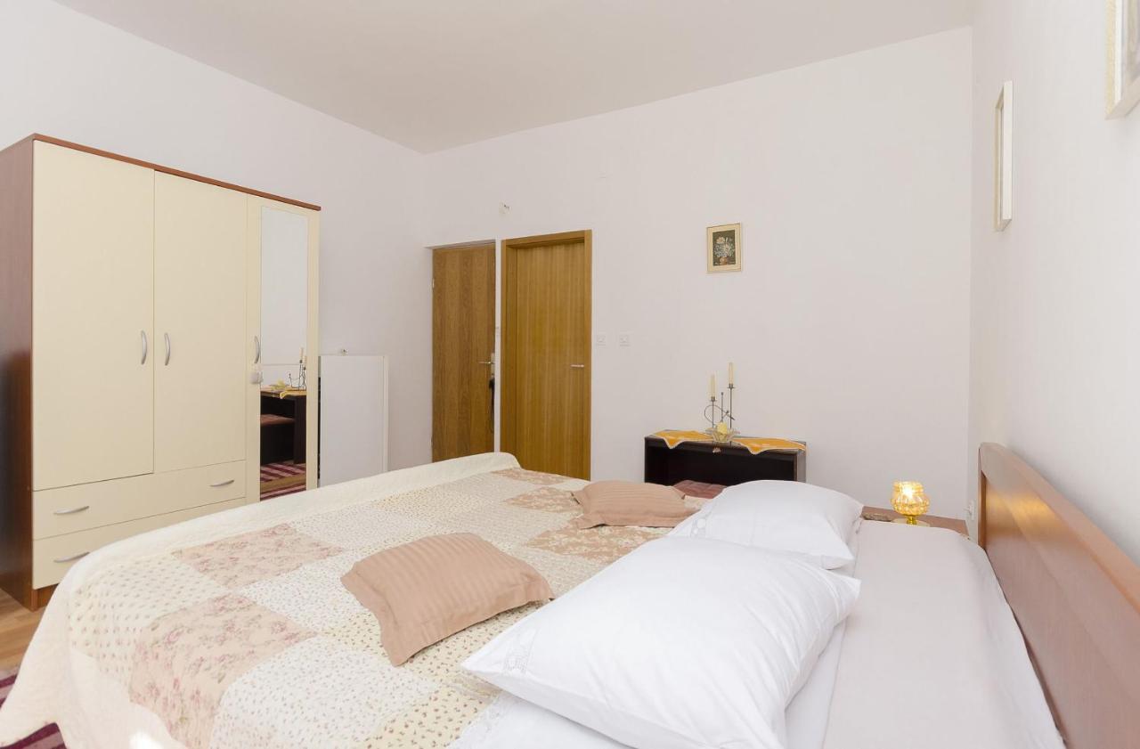 Apartment And Rooms Ema Vodice Exterior foto