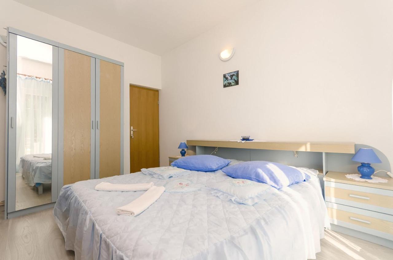 Apartment And Rooms Ema Vodice Exterior foto